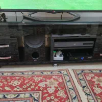 میز زیر تلویزیون