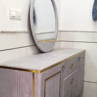 آیینه و کنسول