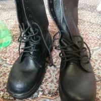 پوتین و لباس سربازی|لباس|خوی, |دیوار