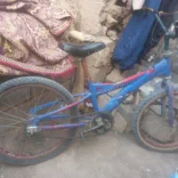 دو عدد دوچرخه ۱۶ و۲۰