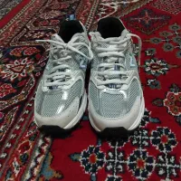 کتانی اسپرت ۵۳۰ اصل ویتنام سایز ۴۱ بسیار سبک وشیک