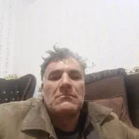 با سلام    شیشه عقب پیکان همراه با لاستیک دورش