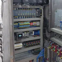 خدمات برق و اتوماسیون صنعتی ( plc  hmi  تابلوبرق )