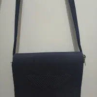 کیف دوشی زنانه سرمهای  در حد نو