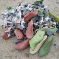 تعدادی قالب کفش وپاشنه موجوداست