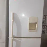 فروش یخچال  رضا ابادو  توضیحات را بخونید