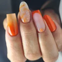 آموزش کاشت ناخن