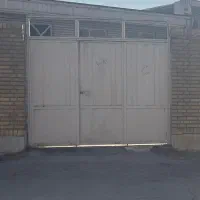 درب حیاط سه لنگه و یک درب تک لنگه