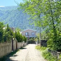 عاشقان-زمین-با-این-چشم-انداز-زیبا