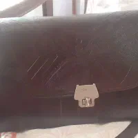 کیف چرم زنانه|کیف، کفش، کمربند|قم, قلعه یزدیها|دیوار