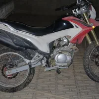 تریل ۲۰۰ پرواز|موتورسیکلت|هشتگرد, هیو|دیوار