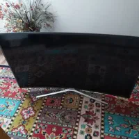 یک دستگاه تلویزیون سامسونگ 50 اینچ