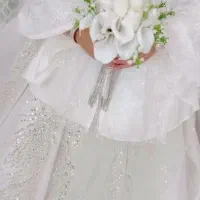 لباس عروس با تمام اکسسوری فروشی