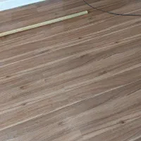 پارکت چوبی بسیار تمییز