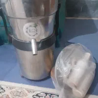 فروش دستگاه آبمیوه گیری صنعتی|آبمیوهگیر و آبمرکباتگیر|قم, چهار مردان|دیوار