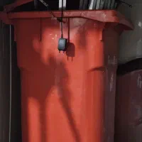 سطل زباله بزرگ