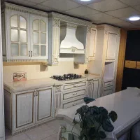 کابینت ممبران با صفحه کورین به همراه جزیره