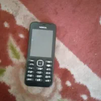 سلام گوشی نوکیا رنگ مشکی دوسیم کارت در حد نو