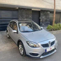 برلیانس 320 کراس