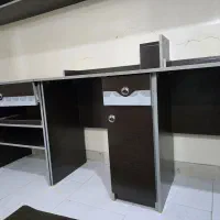 میز تحریر و میزتلویزیون و کتابخونه و قفسه ست