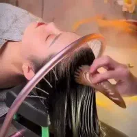 اسکراب اسکالپ بانوان در مرکز تخصصی لیلی فراهانی