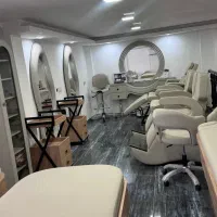 استخدام متخصص اکستنشن مژه