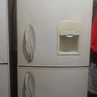 یخچال ضد برفک کاملا سالم و تمیز