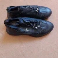 دو جفت کتونی آدیداس و سناتور