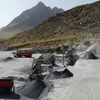 معدن کوهی واقع در نازلو