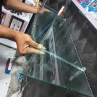 ۹عدد قفسه دیواری شیشه ای با ۱۸ پایه مخصوص