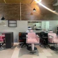 اجاره سالن زیبایی بر۲۰بیست متری خمینی