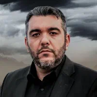 مداح مداحی وقاری قرآن مجالس مذهبی ترحیم ختم سرمزار