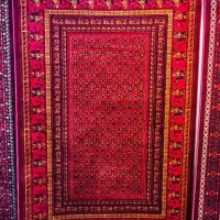 فرش سنتی زمینه لاکی