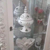 بوفه چوبی با ۴تکه وسیله داخلش