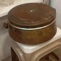 با درود قابلمه مس قدیمی