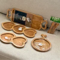 تعدادی وسایل نو چوبی و کریستال چک