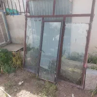 درب سرویس و هال و پنجره