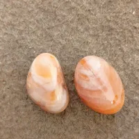 یه جفت مهره بهشتی و سنگ عقیق ابروبادی نماد