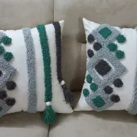 کوسن پانچ و آویز تزیینی