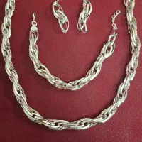 سرویس تیتانیوم