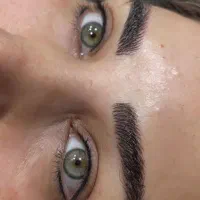 خدمات ارایش دائم و فیلر با *شش سال سابقه کار*