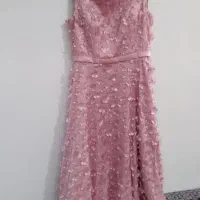 پیرهن|لباس|لالجین, |دیوار