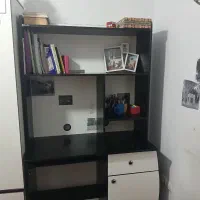 کتابخانه میز تحریر