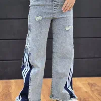 شلوار جین مام برند بچگانه بغل سه خط