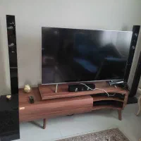 تلویزیون ۶۵ اینچ