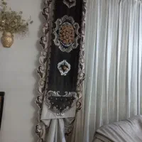 کنار پرده ای