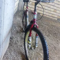 دوچرخه|دوچرخه، اسکیت، اسکوتر|بروجن, |دیوار