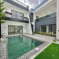 الماس سفید شمال،سندتکبرگ،روف و استخر،دامنه جنگل