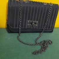 ۲ کیف رودوشی|کیف، کفش، کمربند|کیش, |دیوار