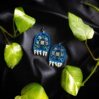 گوشواره|بدلیجات|شیروان (خراسان), |دیوار